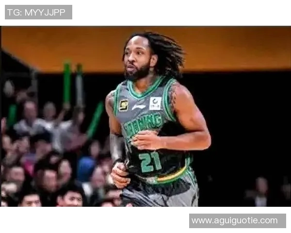 韦斯特鲁主场迎战标准列日期待精彩对决与激烈竞争