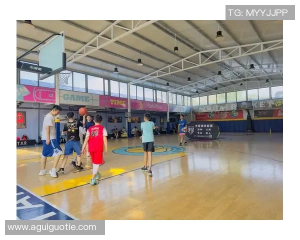 高诗岩：从年轻篮球新星到职业生涯的璀璨之路探索与成长