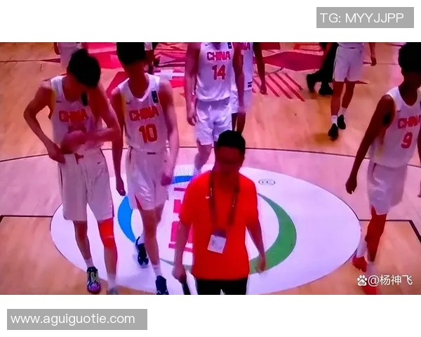 中国男篮精彩对决喀麦隆全场录播回顾与精彩瞬间分析
